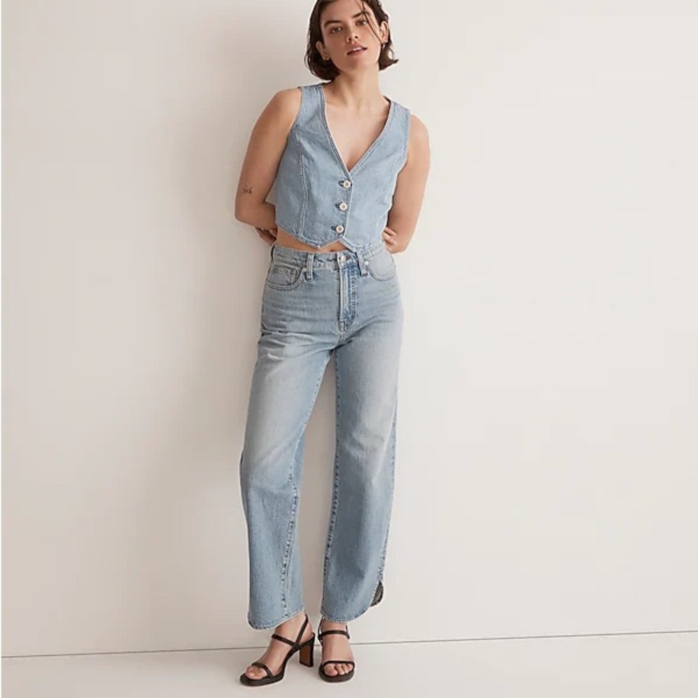 Madewell The Perfect Vintage Wide-Leg Jean in Reymond Wash: Dolphin Hem Edition